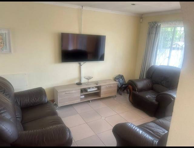 4 BEDROOM HOUSE FOR SALE IN ELANDSPARK